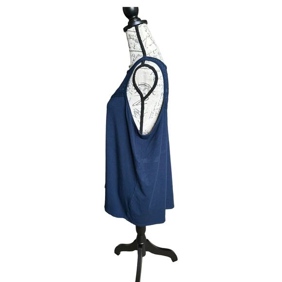 Torrid Navy Lace Crew Neck Swing Tank Size 0 - Picture 6 of 9